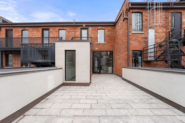 200 - 974 Queen St E, Home with 0 bedrooms, 1 bathrooms and null parking in Toronto ON | Image 15