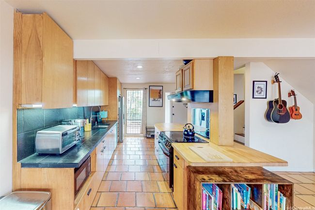 APT-21 - 92-1036 Makakilo Dr, Condo with 3 bedrooms, 2 bathrooms and 2 parking in Kapolei HI | Image 4