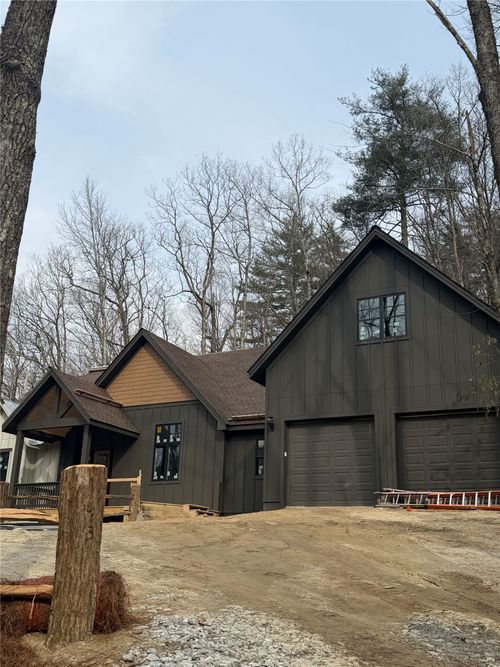 143 E Rochester Dr, Cashiers, NC, 28717 | Card Image