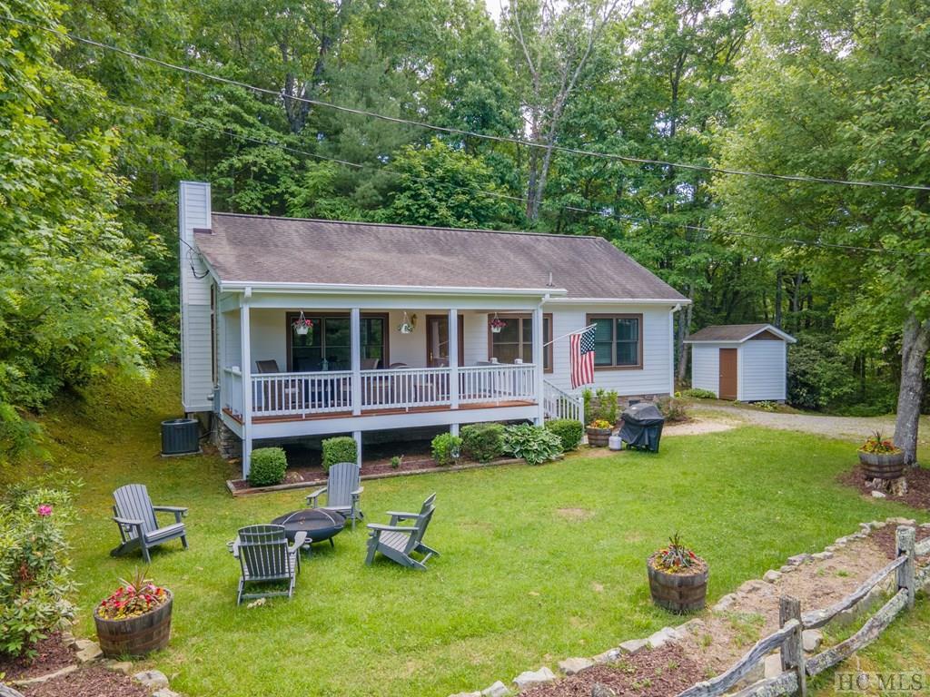 Blue Stone Trl, Glenville, NC 28736