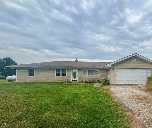12315 E Legal Tender Rd, Columbus, IN, 47203-9125 | Card Image