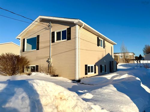 20 Dickey St, Amherst, NS, B4H2H9 | Card Image