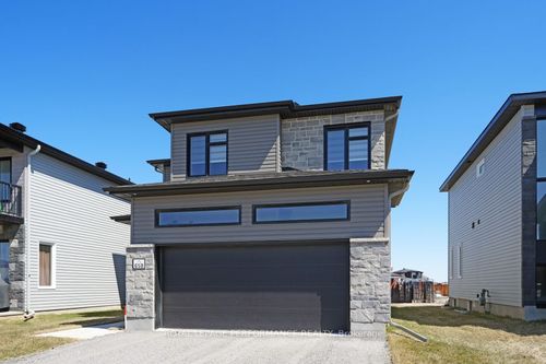 658 Chillon St, Wendover, ON, K0A3K0 | Card Image