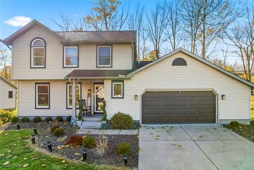 7672 Huntington Dr, Youngstown, OH, 44512-4035 | Card Image