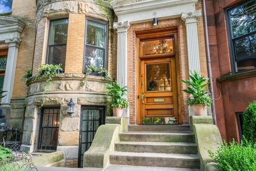 8-1081 Beacon St, Brookline, MA, 02446-5610 | Card Image