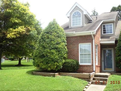 301 Yorkshire Cir, Nashville, TN, 37211-7130 | Card Image