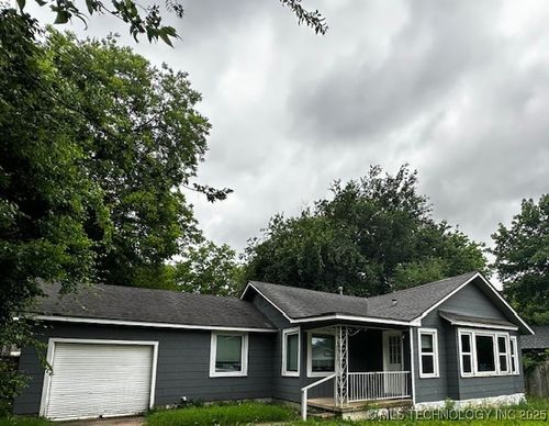 829 E 7th St, Ada, OK, 74820-3841 | Card Image