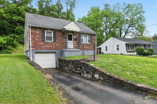 218 Ridgeway Rd, Cincinnati, OH, 45216-1523 | Card Image