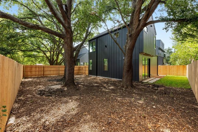 B - 2010 Gathright Cv, House other with 2 bedrooms, 3 bathrooms and 1 parking in Austin TX | Image 24
