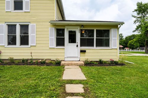 503 Commercial St, Chenoa, IL, 61726-1010 | Card Image