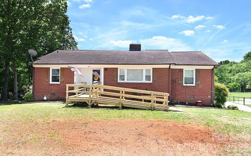 902 E Boyd St, Maiden, NC, 28650-1717 | Card Image