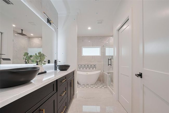Photos shown are of a staged model home and are for illustrative purposes only. Actual features, finishes, and layout may vary depending on the selected upgrade packages. The builder reserves the right to make changes, substitutions, or modifications without prior notice. | Image 31
