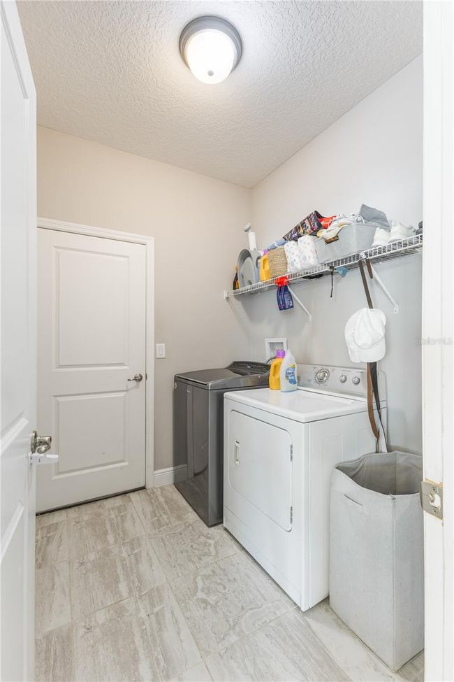 112 Red Maple Burl Cir, House other with 4 bedrooms, 2 bathrooms and null parking in Debary FL | Image 15