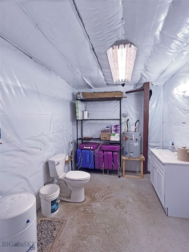 2400 sf shop bathroom | Image 27