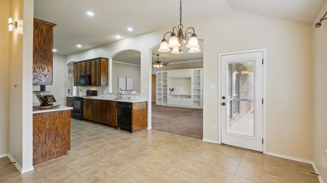 613 W Sheila Cir, House other with 4 bedrooms, 2 bathrooms and null parking in Joshua TX | Image 12