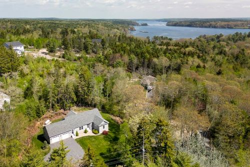15 Ship Builders Cv, East Boothbay, ME, 04544-6469 | Card Image