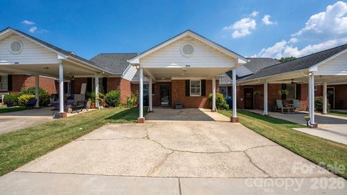 19942 Oak Leaf Cir, Cornelius, NC, 28031-9632 | Card Image