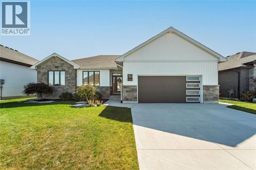 3591 Mia Lane, Camlachie, ON, N0N1E0 | Card Image
