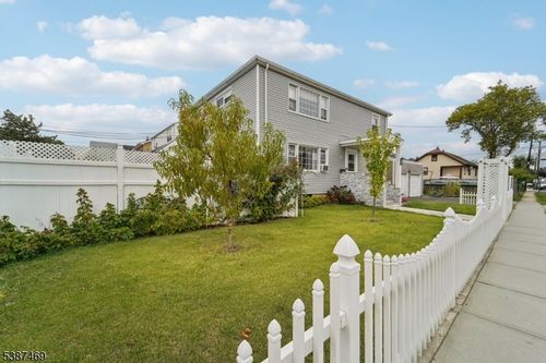 70 York Rd, North Arlington, NJ, 07031-5830 | Card Image