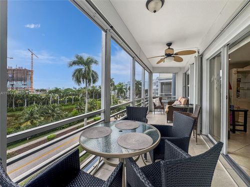 533-200 Diplomat Pkwy, Hallandale Beach, FL, 33009-8720 | Card Image