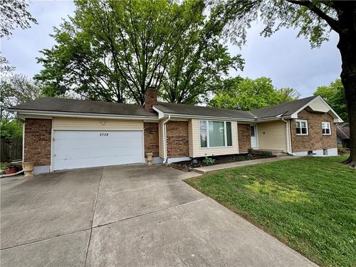 3738 N 123rd St, Kansas City, KS, 66109-4211 | Card Image