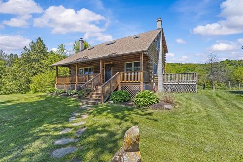 1015 Lake Rd, Milton, VT, 05468-3943 | Card Image