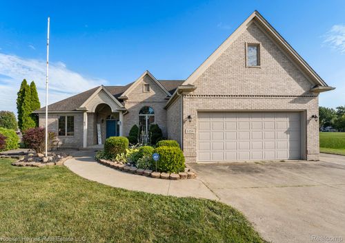 5254 Boomerang Cir, Newport, MI, 48166-9585 | Card Image