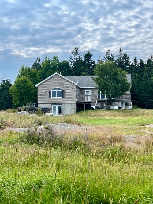 212 Stanley Point Road, Swans Island, ME, 04685 | Card Image