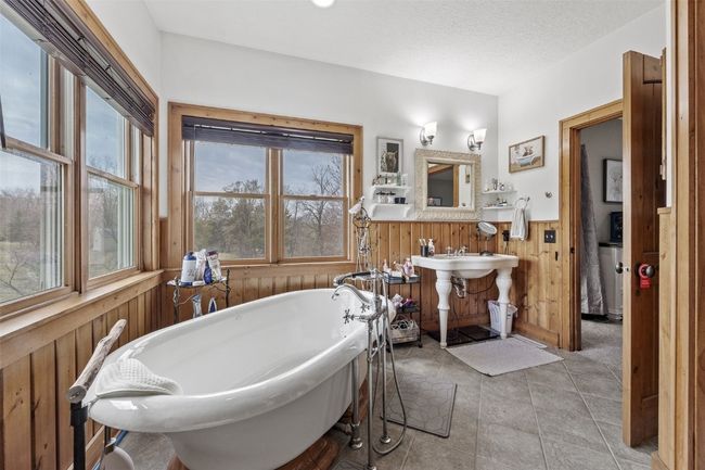 1321 Hickory Hollow Rd Ne, House other with 4 bedrooms, 3 bathrooms and null parking in Solon IA | Image 20