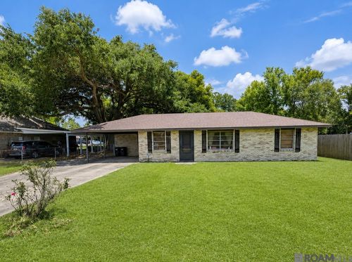 2642 S Remy Robert Ave, Gonzales, LA, 70737-4726 | Card Image