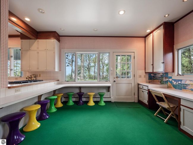 431 Michigan Ave, House other with 10 bedrooms, 7 bathrooms and null parking in Charlevoix MI | Image 37