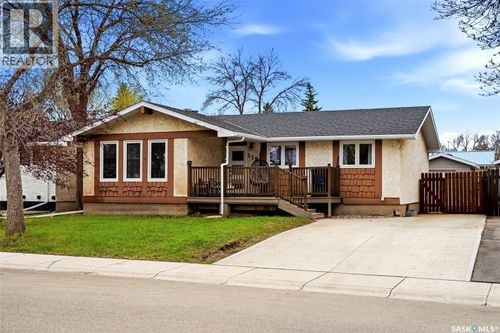 118 Mackenzie Cres, Regina, SK, S4N5G5 | Card Image