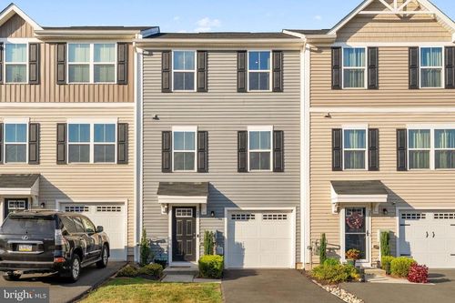27 Foxwood Dr, GILBERTSVILLE, PA, 19525-7703 | Card Image