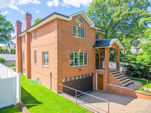 246-12 Cambria Ave, Little Neck, NY, 11362-1228 | Card Image