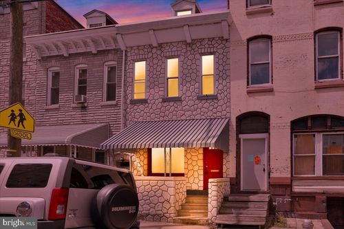 526 N 10th St, READING, PA, 19604-2715 | Card Image