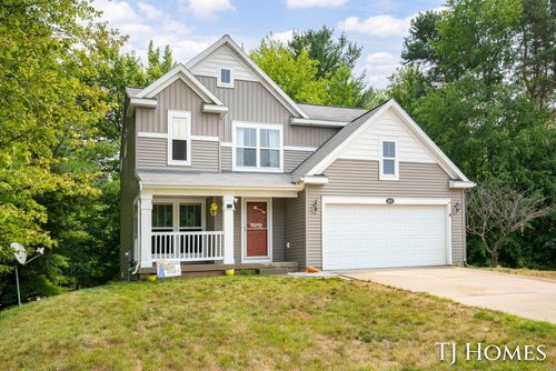 815 Ashlee Dr, Norton Shores, MI, 49441-4886 | Card Image