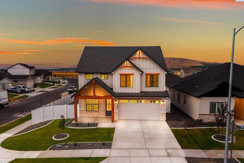 3682 Morningside Pkwy, Richland, WA, 99352-5572 | Card Image