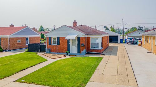 9727 Richard Ave, Franklin Park, IL, 60131-3215 | Card Image