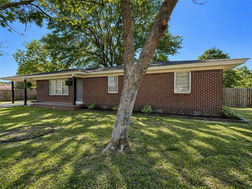 205 N Tulsa Ave, Russellville, AR, 72801-2732 | Card Image