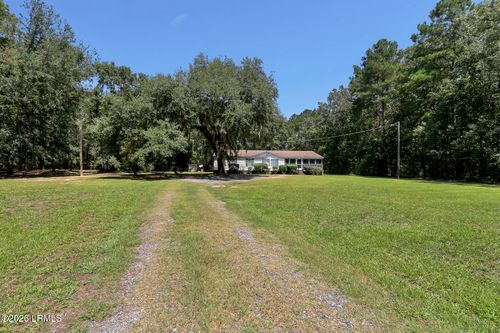77 Moultrie Plantation Rd, Ridgeland, SC, 29936-4850 | Card Image