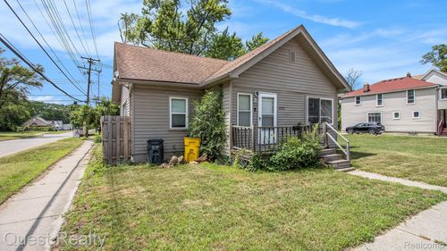 21005 Westview Ave, Ferndale, MI, 48220-2254 | Card Image