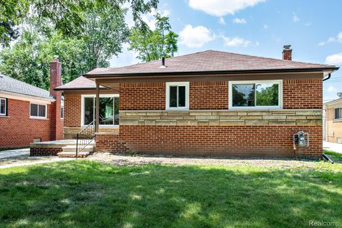 23461 Avon Rd, Oak Park, MI, 48237-2442 | Card Image