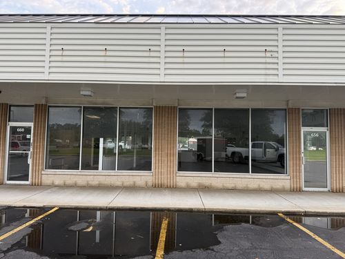 660 Lake St, Roselle, IL, 60172-3548 | Card Image