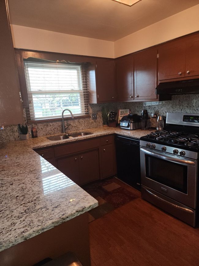 15928 Avalon Ave, House other with 5 bedrooms, 3 bathrooms and 2 parking in South Holland IL | Image 6