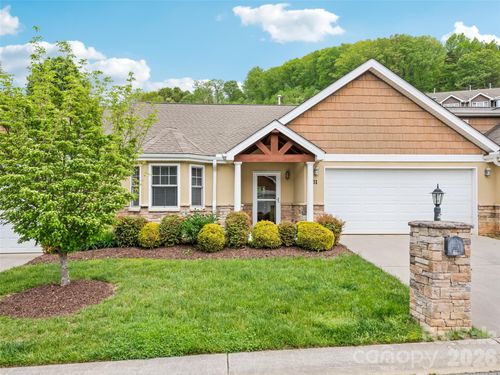 31 Denali Ln, Waynesville, NC, 28786-5947 | Card Image