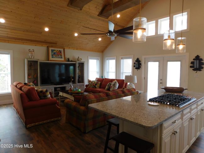 B - 1527 Front St, Condo with 2 bedrooms, 2 bathrooms and null parking in Beaufort NC | Image 4