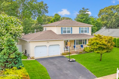 88 Circle Dr, Toms River, NJ, 08753-1890 | Card Image