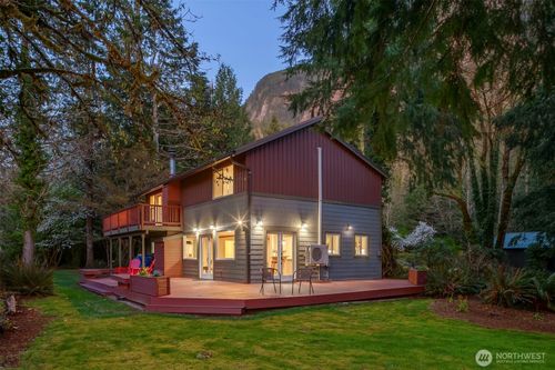 7517 Moon Valley Road Se, North Bend, WA, 98045 | Card Image