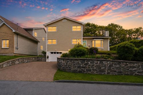 42 Lodge Dr, Halifax, NS, B3M2G7 | Card Image