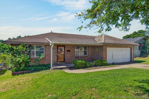 129 Fleetwood Pl, Bartlesville, OK, 74006-8315 | Card Image